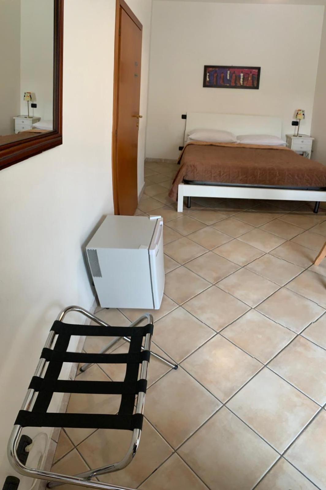La Terrazza Hotel Peschiera del Garda Bagian luar foto