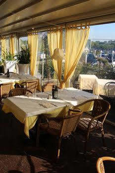 La Terrazza Hotel Peschiera del Garda Bagian luar foto